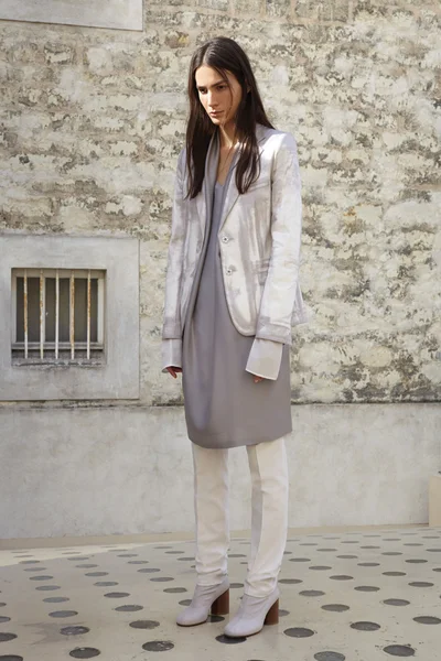 Look 10